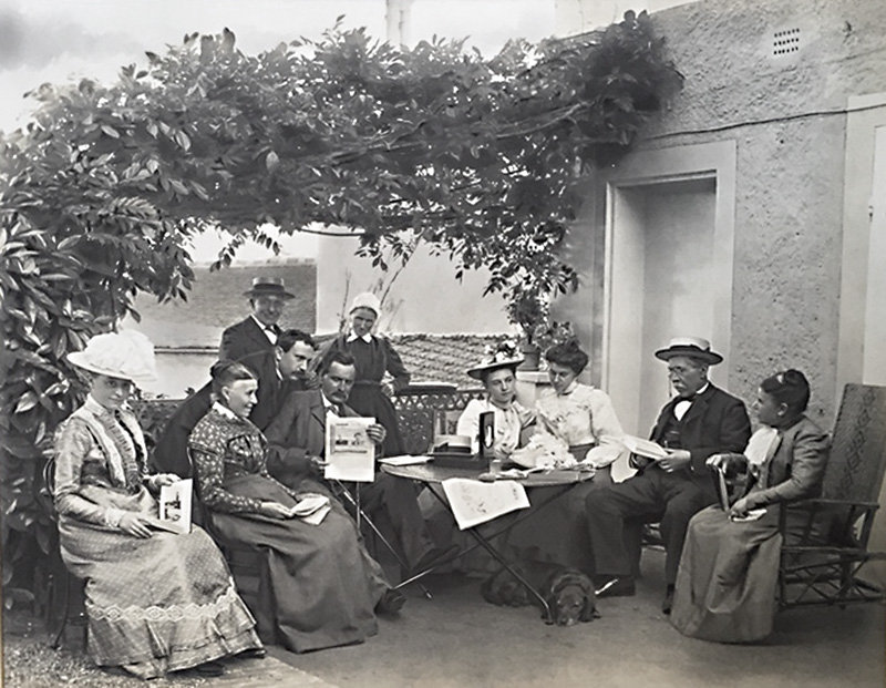 Anonymous - Weekend Photographica Collectors and Their Items