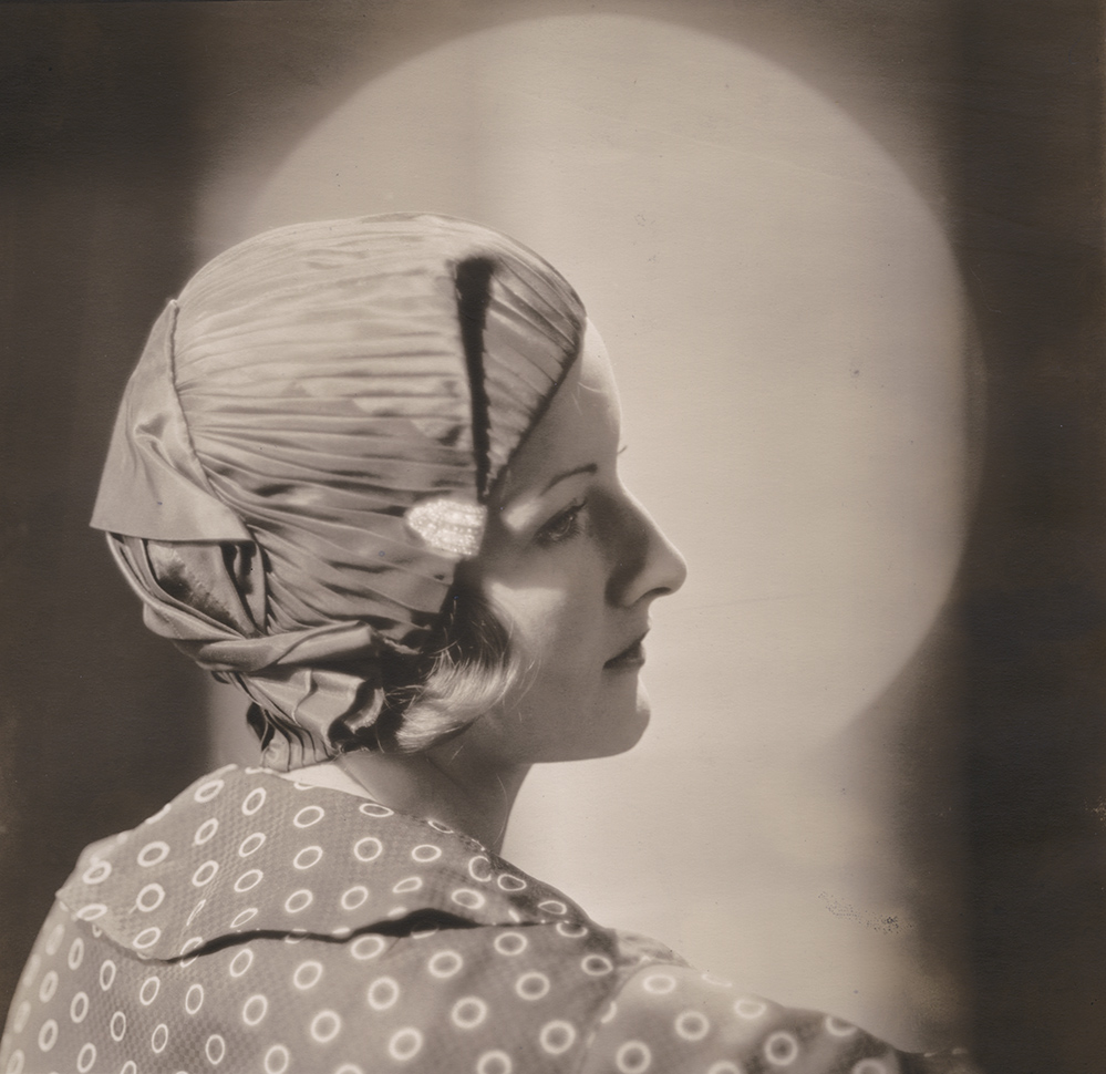 Vogue Magazine Photographer - Woman with Flapper Hat