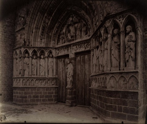 Jean-Eugene-Auguste Atget, Le Portail de l’église Saint-Éliphe, Rampillon (Seine-et-Marne)