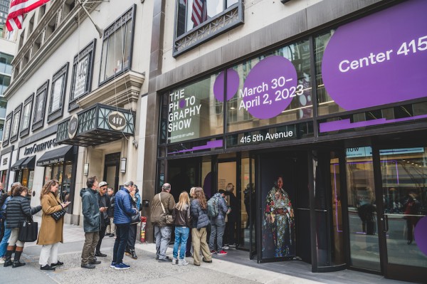 Waiting to get into The Photography Show. (Photo courtesy of AIPAD) Waiting to get into The Photography Show. (Photo courtesy of AIPAD)